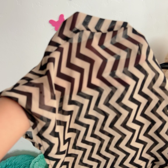 Halter top sleeveless blouse - Picture 4 of 5